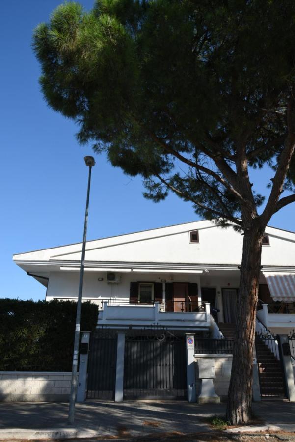 Villa Mamitas - Terrazza Panoramica - Box Privato - Servizio Spiaggia Siponto Exterior photo